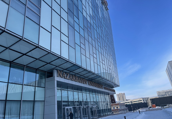 2024年，武汉耦合医学和中亚的小伙伴一起跨年！