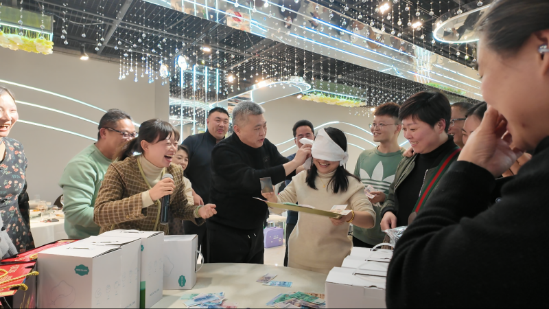 欢乐相聚，展望未来 —— 武汉耦合医学 2024 年年会圆满举行